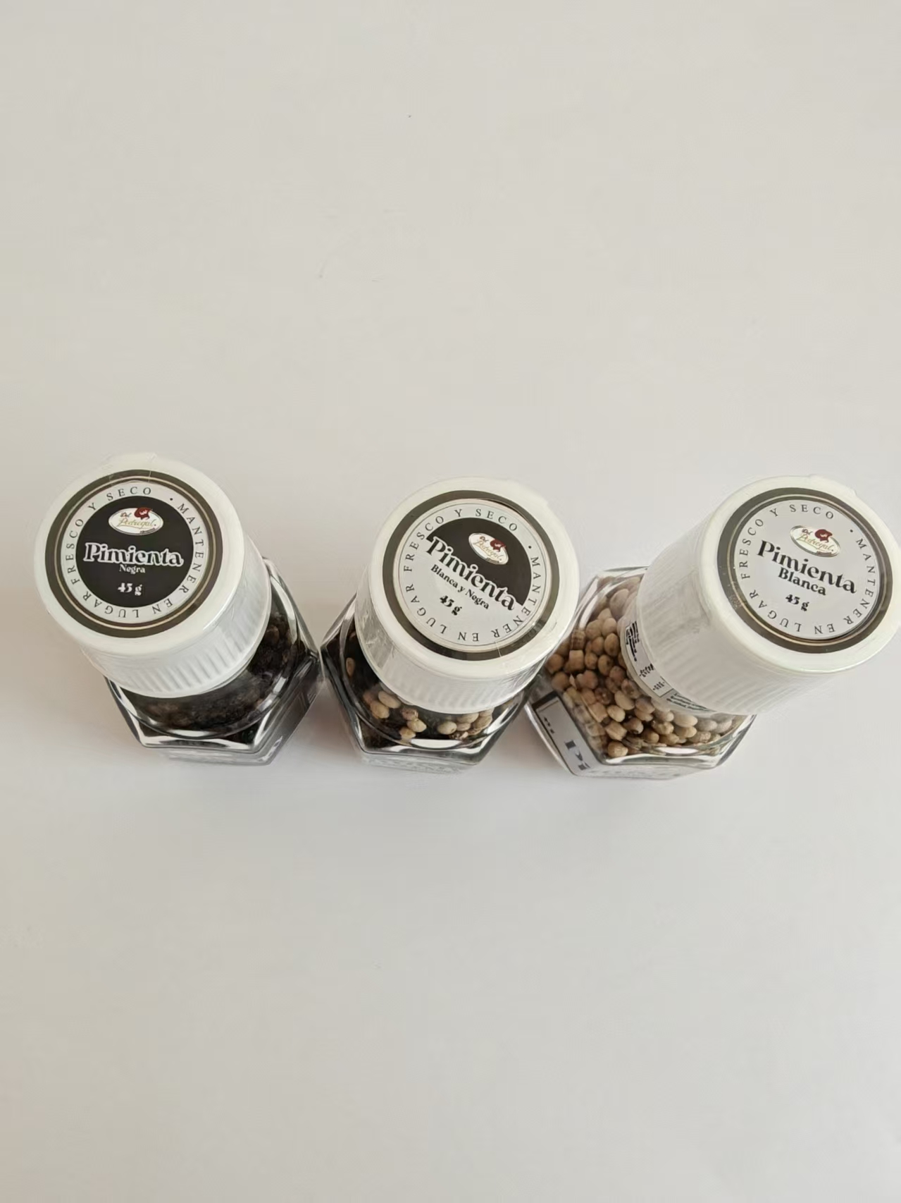 Black Pepper And White Pepper