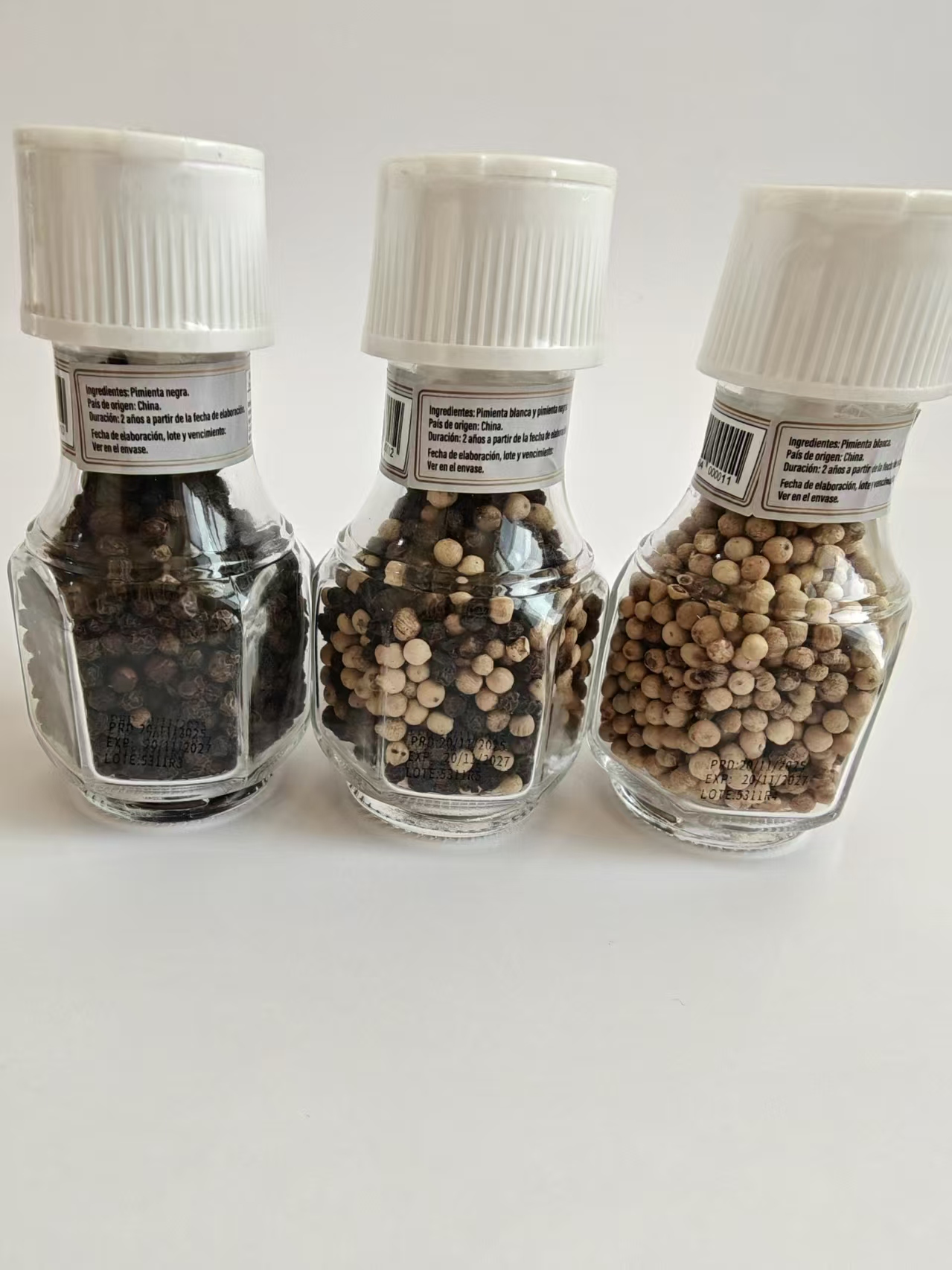 Black Pepper And White Pepper